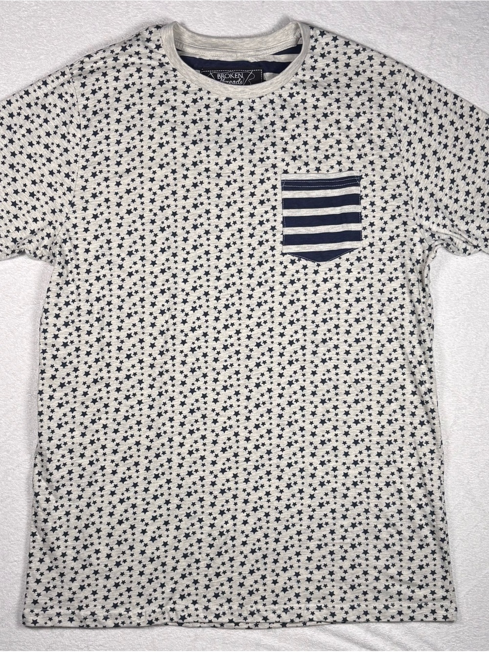 Broken Threads Men's White Navy Star Print Pocket Tee
